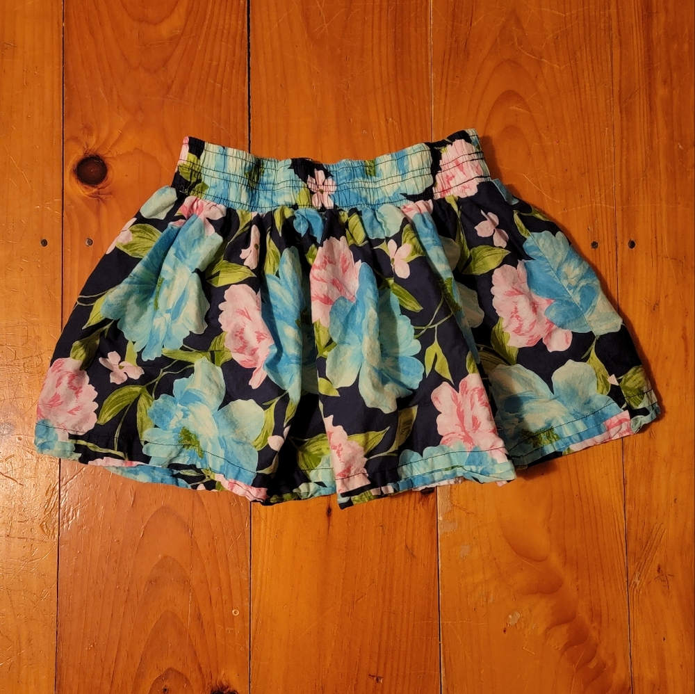 Hollister size M Floral Mini Skirt